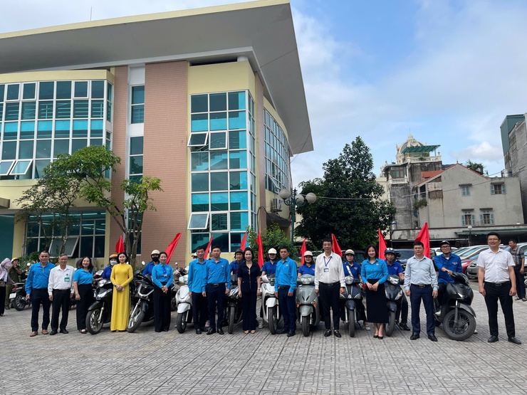 Phường Bồ Đề phát động Tháng hành động về An toàn, vệ sinh lao động và Tháng Công nhân năm 2026 gắn với tập huấn chuyên đề- Ảnh 4.