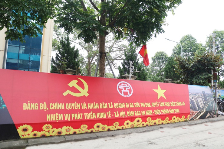 Xã Quảng Bị tăng cường trang trí tuyên truyền chào mừng chào mừng 51 năm Ngày Giải phóng miền Nam, thống nhất đất nước và 140 năm Ngày Quốc tế Lao động- Ảnh 4.