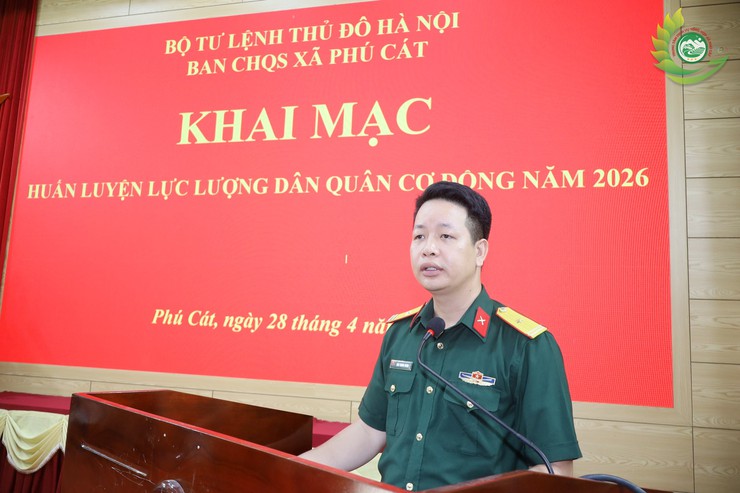 Phú Cát tổ chức Hội nghị kết nạp dân quân và khai mạc huấn luyện dân quân cơ động năm 2026- Ảnh 3.