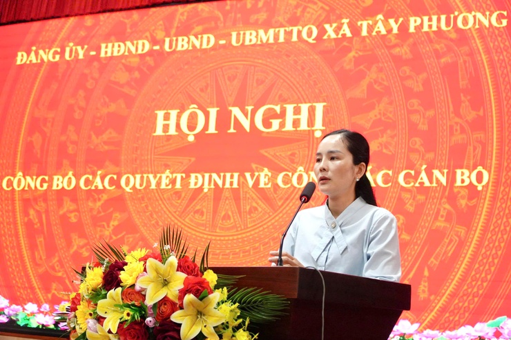 Tây Phương công bố quyết định tiếp nhận, bổ nhiệm viên chức trong lĩnh vực giáo dục- Ảnh 5.