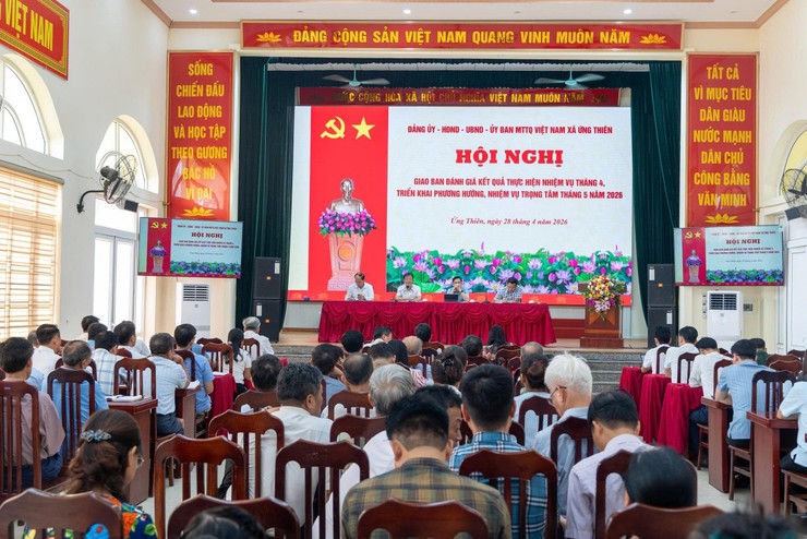 Đẩy mạnh chuyển đổi số, vận hành hiệu quả mô hình “4 trục thông suốt”, xã Ứng Thiên quyết tâm hoàn thành toàn diện nhiệm vụ tháng 5 và quý II-2026- Ảnh 1.