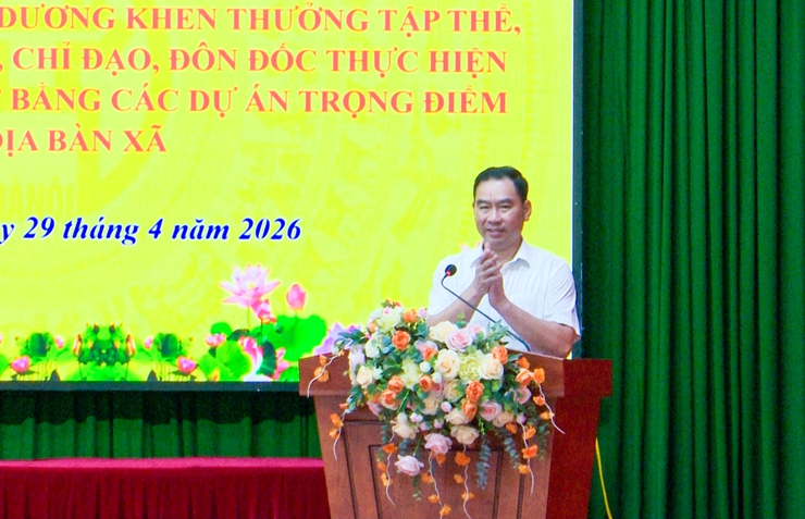 Đảng ủy xã Thượng Phúc biểu dương tập thể, cá nhân trong công tác giải phóng mặt bằng các dự án trọng điểm- Ảnh 1.