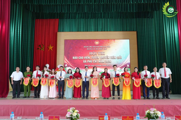 Sôi nổi Hội thi Báo cáo viên, tuyên truyền viên giỏi xã Phú Cát năm 2026- Ảnh 1.