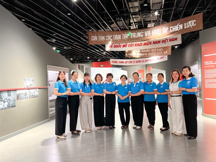PHỤ NỮ NGỌC HỒI THAM QUAN  “ĐỊA CHỈ ĐỎ”  ÔN LẠI TRUYỀN THỐNG HÀO HÙNG DÂN TỘC- Ảnh 2.