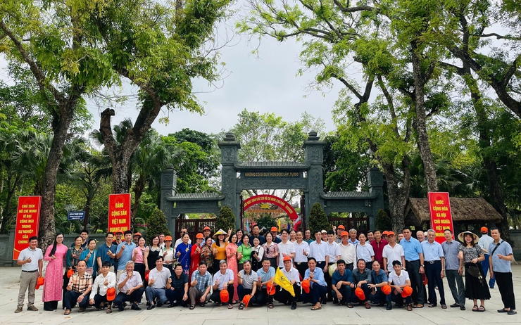 
Xã Hòa Xá tổ chức chuyến tham quan, học tập kinh nghiệm tại Nghệ An- Ảnh 1.