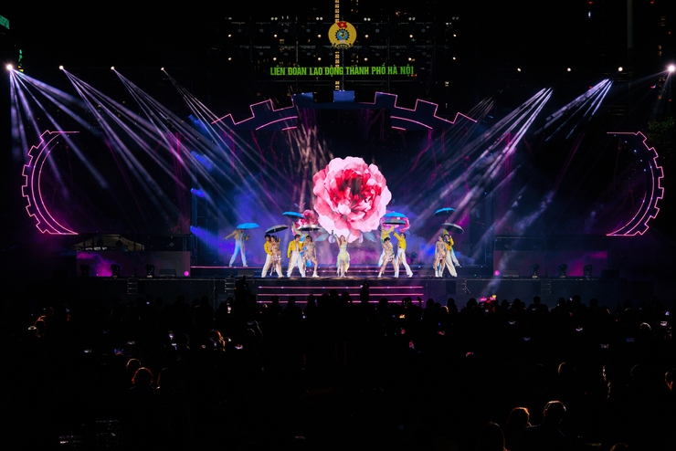 Chương trình nghệ thuật “Vang mãi bản trường ca Lao động” tại Công viên Hòa Bình- Ảnh 7.