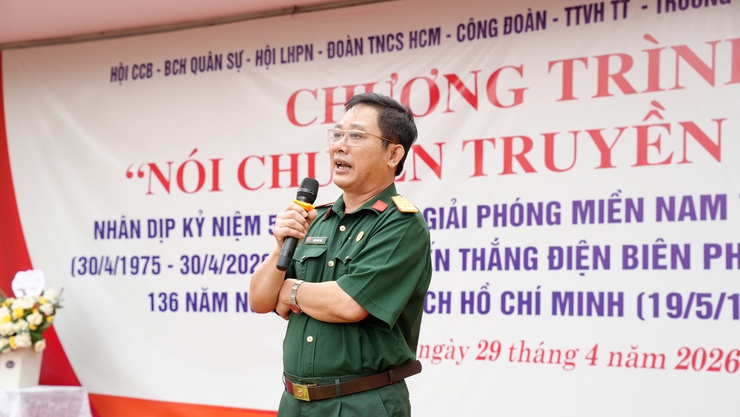 Hội Cựu chiến binh phường Yên Nghĩa đẩy mạnh giáo dục truyền thống trong trường học nhân dịp kỷ niệm các ngày lễ lớn của đất nước
- Ảnh 3.