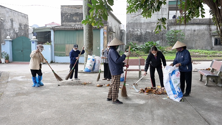 Phú Xuyên quyết liệt xóa “điểm đen” môi trường, xây dựng địa bàn sáng - xanh - sạch - đẹp- Ảnh 6.
