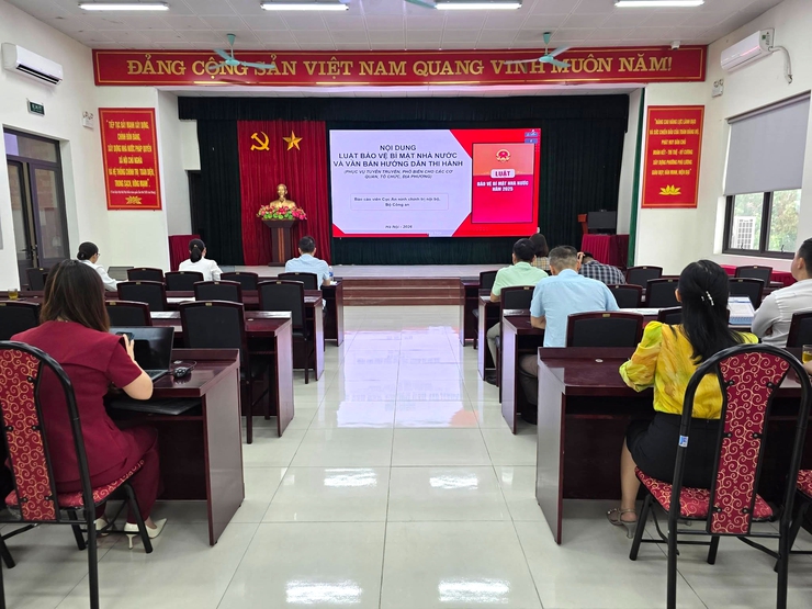 Phường Phú Lương dự trực tuyến hội nghị tập huấn về bảo vệ bí mật Nhà nước và an ninh mạng do Thành phố Hà Nội tổ chức- Ảnh 2.