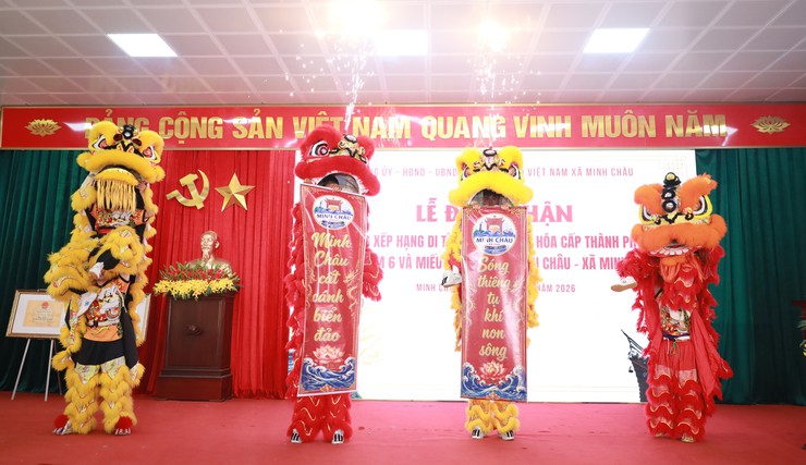 Xã đảo Minh Châu đón nhận Bằng xếp hạng Di tích lịch sử - văn hóa cấp Thành phố đối với Miếu xóm 6 và Miếu xóm 7, thôn Chu Châu.- Ảnh 1.