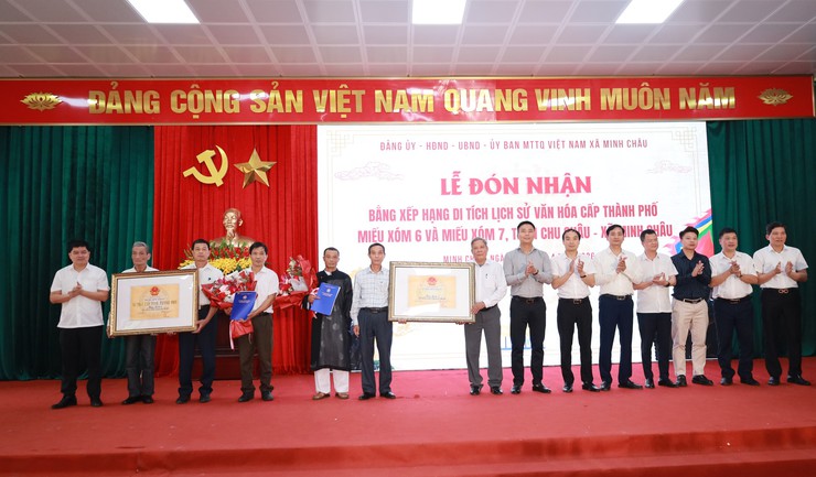 Xã đảo Minh Châu đón nhận Bằng xếp hạng Di tích lịch sử - văn hóa cấp Thành phố đối với Miếu xóm 6 và Miếu xóm 7, thôn Chu Châu.- Ảnh 4.