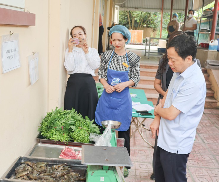 Đại Xuyên siết chặt công tác vệ sinh an toàn thực phẩm trong trường học- Ảnh 1.