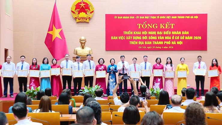 UBMTTQ phường Phúc Lợi được Chủ tịch UBND thành phố Hà Nội tặng bằng khen trong triển khai tổ chức Hội nghị đại biểu Nhân dân năm 2026 - Ảnh 2.