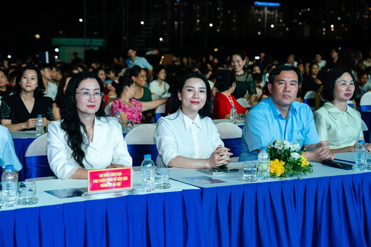 Chương trình nghệ thuật “Vang mãi bản trường ca Lao động” tại Công viên Hòa Bình- Ảnh 2.