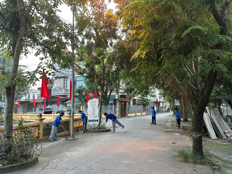 Phú Xuyên quyết liệt xóa “điểm đen” môi trường, xây dựng địa bàn sáng - xanh - sạch - đẹp- Ảnh 7.