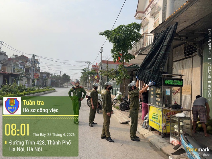 Công an xã Đại Xuyên siết chặt trật tự đô thị, bảo đảm an toàn giao thông dịp cao điểm 30/4 – 1/5- Ảnh 3.