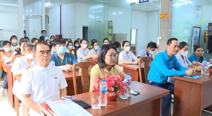 Phúc Thọ: Tổ chức khám sức khỏe miễn phí cho 320 đoàn viên, người lao động hưởng ứng Tháng hành động về An toàn, vệ sinh lao động- Ảnh 7.