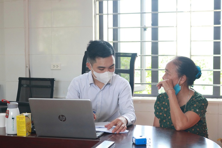 Trạm y tế xã Hoà Phú: Khám sức khỏe cho người cao tuổi các thôn trên địa bàn xã

- Ảnh 6.