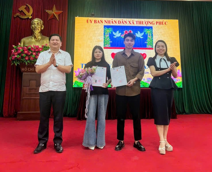 UBND xã Thượng Phúc trao Giấy chứng nhận kết hôn cho 8 cặp đôi đủ điều kiện theo quy định của pháp luật- Ảnh 5.