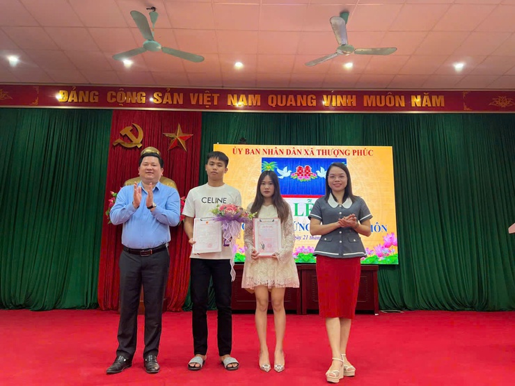 UBND xã Thượng Phúc trao Giấy chứng nhận kết hôn cho 8 cặp đôi đủ điều kiện theo quy định của pháp luật- Ảnh 10.