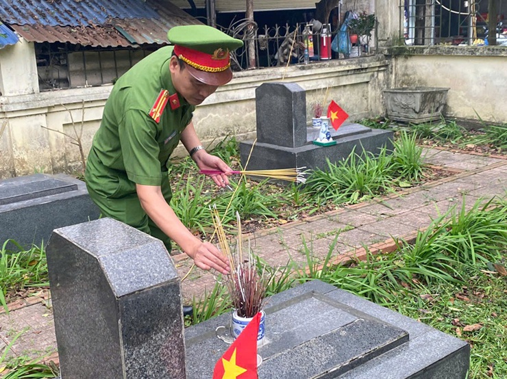 Xã Xuân Mai tổ chức Lễ dâng hương tưởng niệm các anh hùng liệt sĩ tại các nghĩa trang trên địa bàn nhân kỷ niệm 51 năm ngày Giải phóng miền Nam, thống nhất đất nước (30/04/1975-30/04/2026).- Ảnh 26.