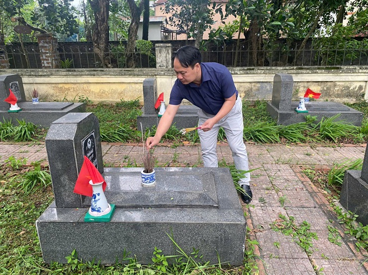 Xã Xuân Mai tổ chức Lễ dâng hương tưởng niệm các anh hùng liệt sĩ tại các nghĩa trang trên địa bàn nhân kỷ niệm 51 năm ngày Giải phóng miền Nam, thống nhất đất nước (30/04/1975-30/04/2026).- Ảnh 29.