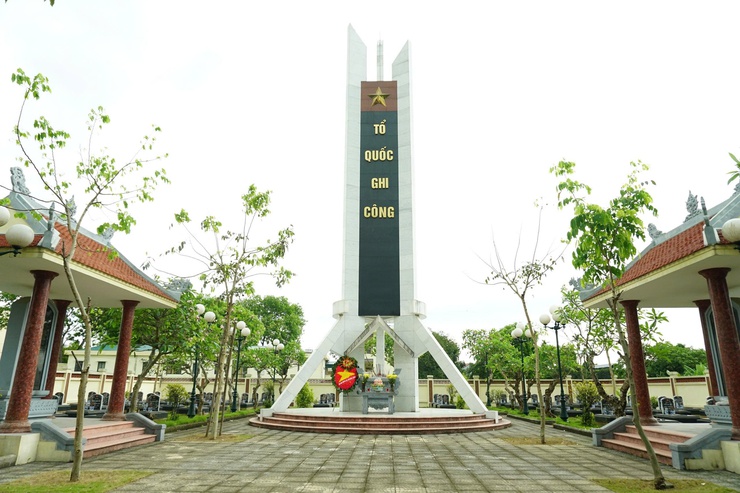 Xã Hòa Phú: Lễ viếng Nghĩa trang Liệt sĩ nhân kỷ niệm 51 năm Ngày Giải phóng miền Nam, thống nhất đất nước (30/4/1975 – 30/4/2026)- Ảnh 9.