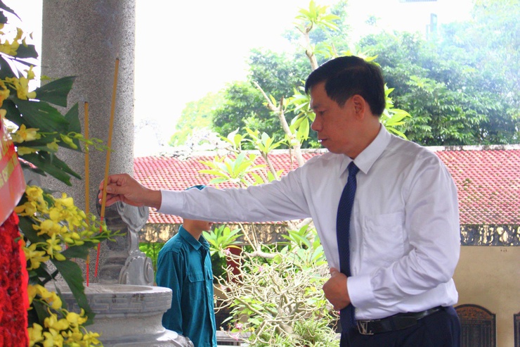 Phường Chương Mỹ dâng hương tại Nghĩa trang Liệt sĩ phường nhân kỷ niệm 51 năm Ngày Giải phóng miền Nam, thống nhất đất nước 30/4/1975 - 30/4/2026- Ảnh 4.