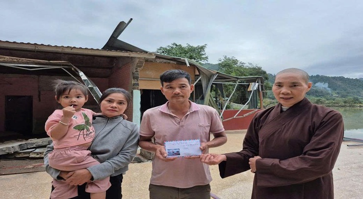 Gương người tốt việc tốt "Tấm gương sáng trong thiện nguyện"
Thầy Thích Đàm Lâm trụ trì tại Chùa Am Sáo Thôn Yên Nội - Hưng Đạo - Hà Nội- Ảnh 4.