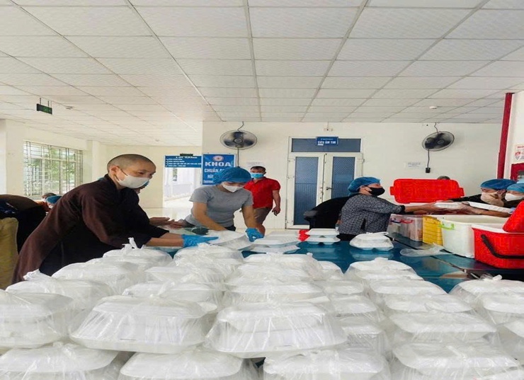 Gương người tốt việc tốt "Tấm gương sáng trong thiện nguyện"
Thầy Thích Đàm Lâm trụ trì tại Chùa Am Sáo Thôn Yên Nội - Hưng Đạo - Hà Nội- Ảnh 6.