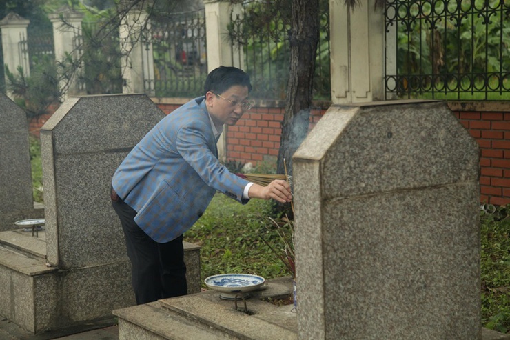 Xã Xuân Mai tổ chức Lễ dâng hương tưởng niệm các anh hùng liệt sĩ tại các nghĩa trang trên địa bàn nhân kỷ niệm 51 năm ngày Giải phóng miền Nam, thống nhất đất nước (30/04/1975-30/04/2026).- Ảnh 12.