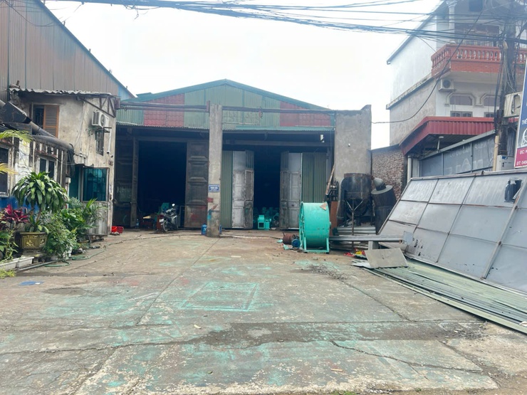 Nhiều hộ dân thôn Đồi Chè (xã Phú Nghĩa) tự nguyện tháo dỡ công trình, di chuyển tài sản trên đất để bàn giao mặt bằng thực hiện Dự án cải tạo, nâng cấp Quốc lộ 6- Ảnh 10.