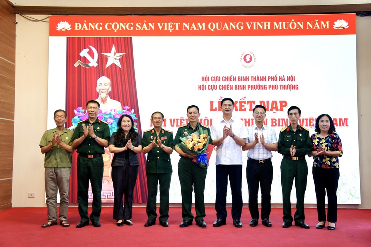 Dấu mốc ý nghĩa trong công tác xây dựng Hội – Trang trọng kết nạp hội viên Cựu chiến binh- Ảnh 2.