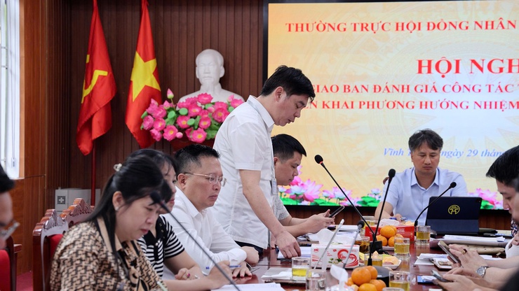 HĐND xã Vĩnh Thanh giao ban tháng 4, triển khai nhiệm vụ tháng 5/2026- Ảnh 6.