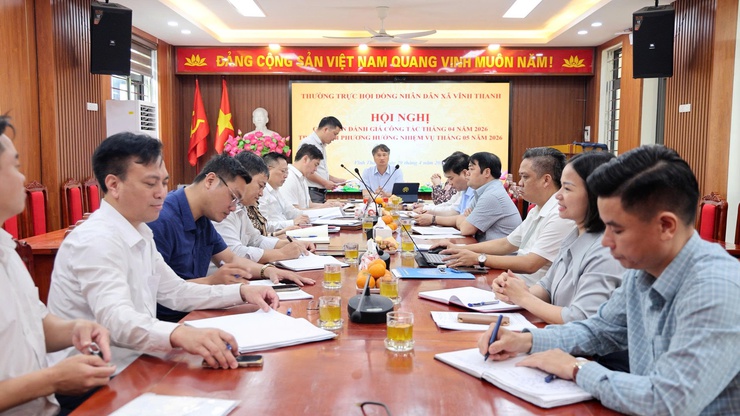 HĐND xã Vĩnh Thanh giao ban tháng 4, triển khai nhiệm vụ tháng 5/2026- Ảnh 1.