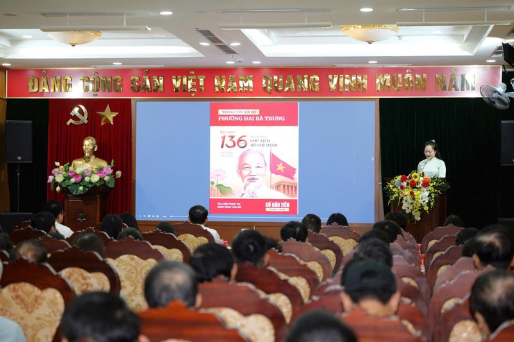 Phường Hai Bà Trưng ra mắt ấn phẩm điện tử Thông tin nội bộ và khai mạc hội thi Báo cáo viên, Tuyên truyền viên giỏi năm 2026.- Ảnh 2.