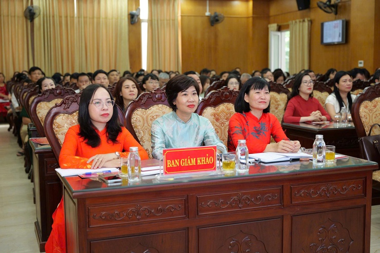 Phường Hai Bà Trưng ra mắt ấn phẩm điện tử Thông tin nội bộ và khai mạc hội thi Báo cáo viên, Tuyên truyền viên giỏi năm 2026.- Ảnh 6.