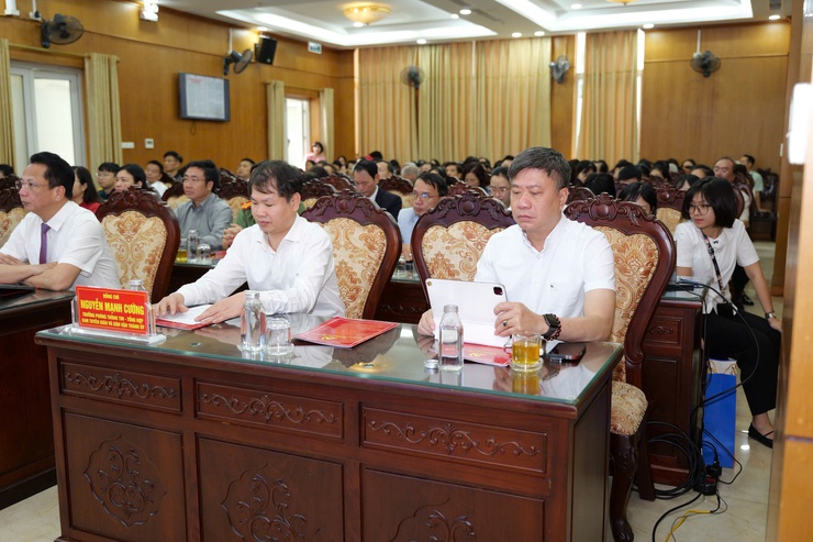 Phường Hai Bà Trưng ra mắt ấn phẩm điện tử Thông tin nội bộ và khai mạc hội thi Báo cáo viên, Tuyên truyền viên giỏi năm 2026.- Ảnh 9.