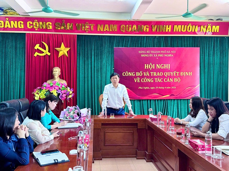 Hội nghị công bố và trao quyết định về công tác cán bộ- Ảnh 3.