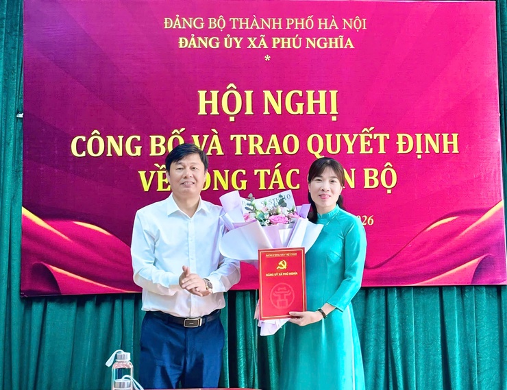 Hội nghị công bố và trao quyết định về công tác cán bộ- Ảnh 2.