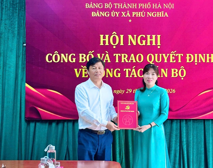 Hội nghị công bố và trao quyết định về công tác cán bộ- Ảnh 1.