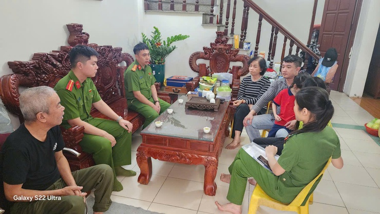 Công an xã Liên Minh lan tỏa yêu thương qua phong trào “Chắp cánh những ước mơ”- Ảnh 1.