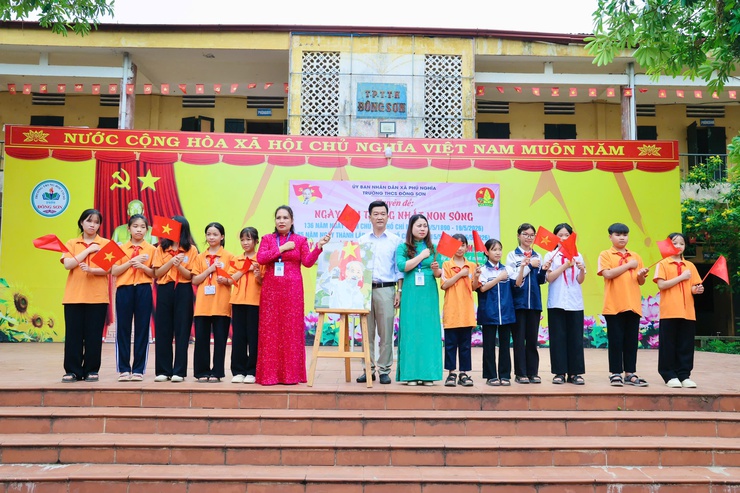Trường THCS Đông Sơn tổ chức chuyên đề “Ngày hội thống nhất non sông”- Ảnh 12.