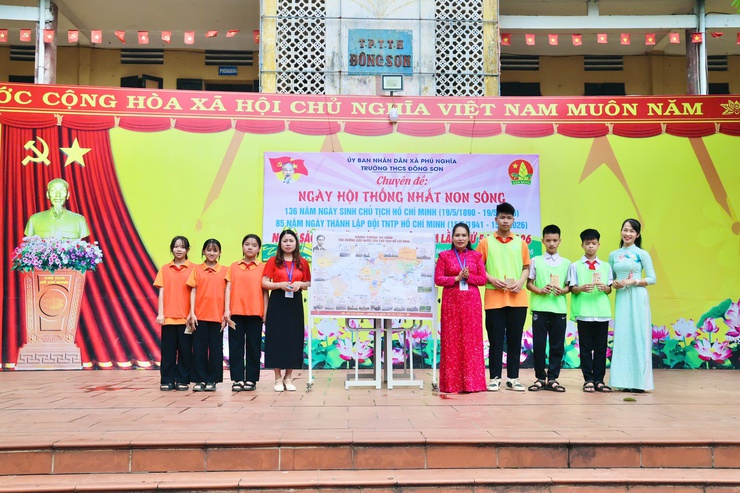 Trường THCS Đông Sơn tổ chức chuyên đề “Ngày hội thống nhất non sông”- Ảnh 8.