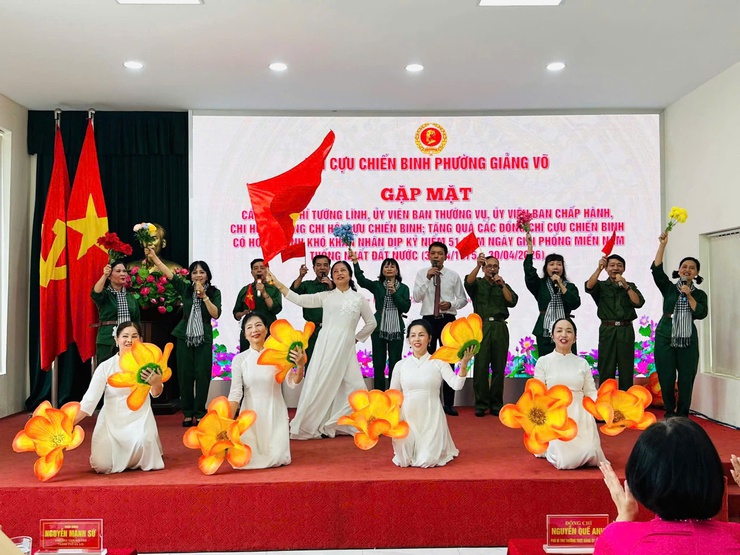 Hội CCB phường Giảng Võ Kỷ niệm 51 năm ngày giải phóng miền Nam thống nhất đất nước

- Ảnh 5.