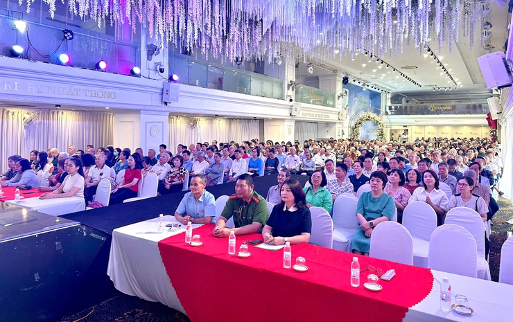 Đảng ủy phường tổ chức Chương trình sinh hoạt chính trị Quý II năm 2026, tuyên truyền, quán triệt những Nghị quyết quan trọng của Trung ương- Ảnh 2.