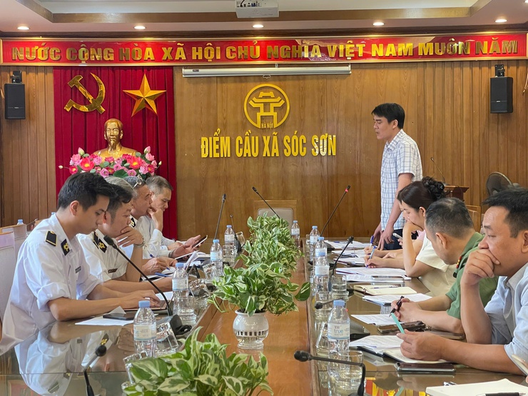 ĐỒNG CHÍ TRẦN TIẾN SỸ - PHÓ CHI CỤC TRƯỞNG CHI CỤC CHĂN NUÔI THỦY SẢN VÀ THÚ Y THÀNH PHỐ HÀ NỘI KIỂM TRA CÔNG TÁC GIẾT MỔ, VẬN CHUYỂN, KINH DOANH ĐỘNG VẬT VÀ SẢN PHẨM ĐỘNG VẬT TRÊN ĐỊA BÀN XÃ SÓC SƠN- Ảnh 1.