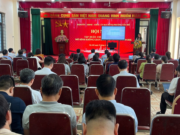 Tây Mỗ tập huấn chuyên sâu về Mô hình Không gian làm việc số HanoiWork cho cán bộ, công chức- Ảnh 1.