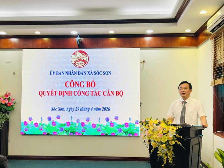 XÃ SÓC SƠN: CÔNG BỐ VÀ TRAO QUYẾT ĐỊNH BỔ NHIỆM ĐỒNG CHÍ NGUYỄN THẠCH BỈNH GIỮ CHỨC VỤ TRƯỞNG PHÒNG KINH TẾ.- Ảnh 3.