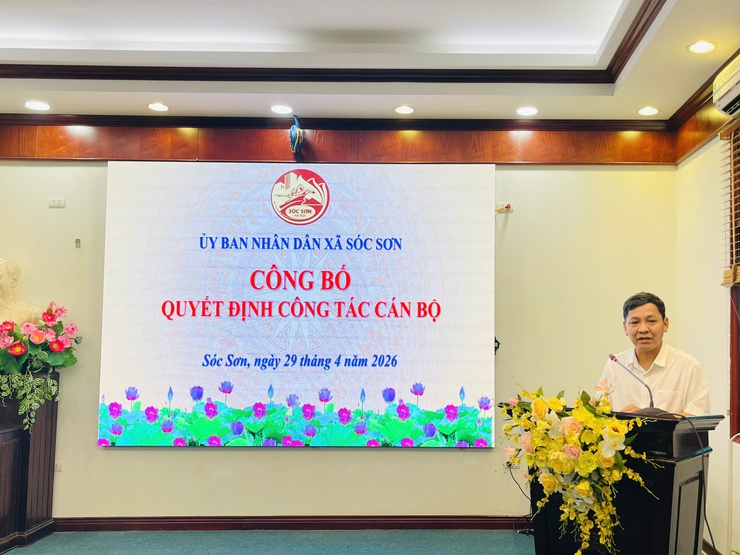 XÃ SÓC SƠN: CÔNG BỐ VÀ TRAO QUYẾT ĐỊNH BỔ NHIỆM ĐỒNG CHÍ NGUYỄN THẠCH BỈNH GIỮ CHỨC VỤ TRƯỞNG PHÒNG KINH TẾ.- Ảnh 2.